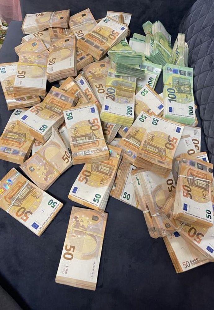 Aşk mı para mı millet?