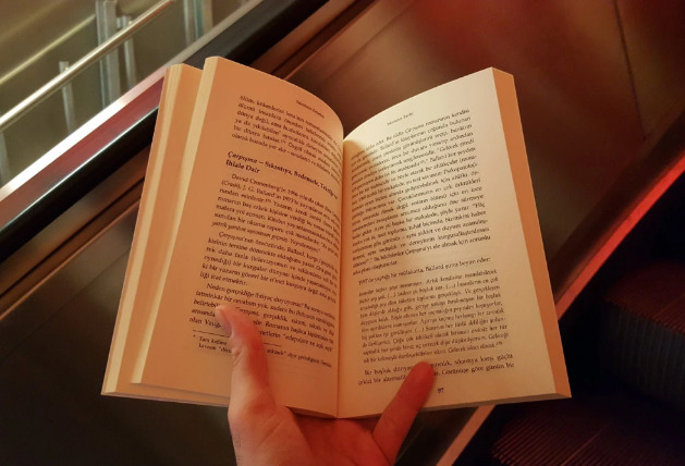 Günümüzde kitap okuma oranının düşmesinin en büyük sebebi sizce nedir?