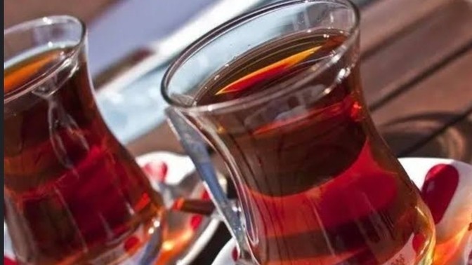 Sabahları çay mı içersiniz yoksa kahve mi içersiniz, hangi içecek ile güne başlarsınız?