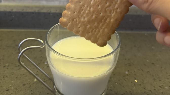 Bisküvinizi çay ya da süte banıp yer misiniz?