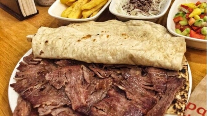 Sade döner mi yoksa İskender mi?