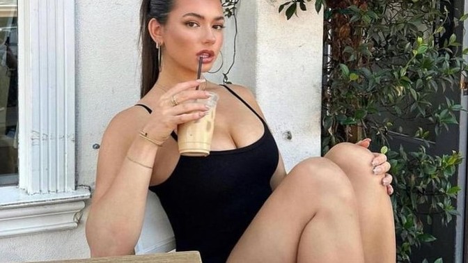 Mimikler kadını güzel gösterir mi?