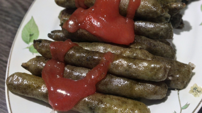 Ketçaplı sarma yer misin?