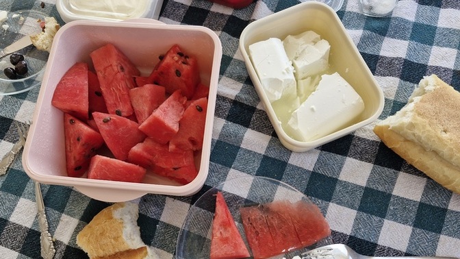 Karpuz, peynir ve ekmek üçlüsü sizce güzel bir öğün sayılır mı 🤔?