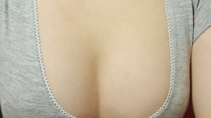 Bu fotoğrafı sevgilime attım, ne ara sırt kası yaptın dedi. Göğüs olduğu belli olmayacak kadar küçük mü?