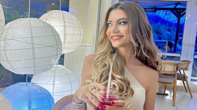 Instagrama iki fotoğrafımı da atmalı mıyım sizce?