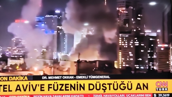 İran, Terörist İsrail'i vuruyor! Tel Aviv'de dumanlar yükseliyor! Ne düşünüyorsunuz?