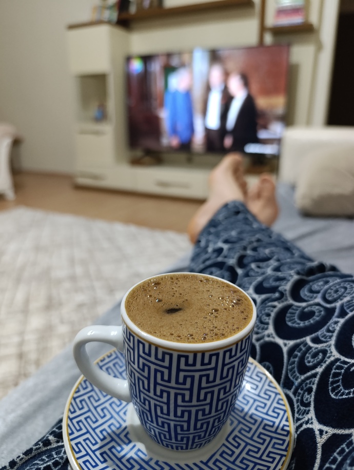 ☕👀