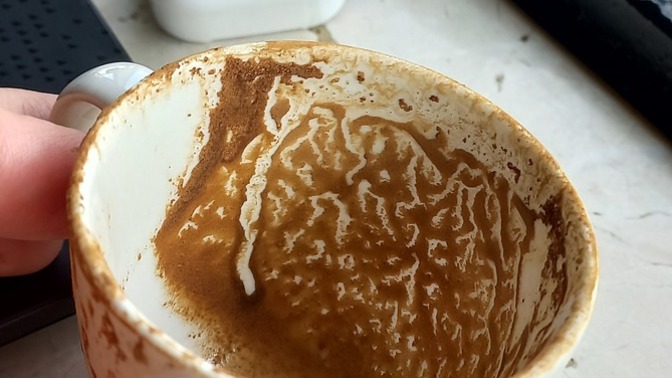 Çilekli türk kahvesi içtiniz mi🍓? Neler çıkmışş falımda? Aşk gördüm doğru mu? Hisleri olanlar cevaplar mi🔮?