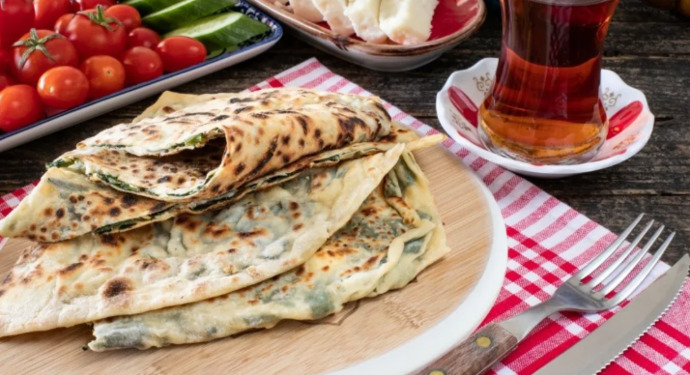 🥟 Gözleme mi, 🍚 Şehriye Pilavı mı? Sofranın Gözdesi Sizce Hangisi 😋✨?