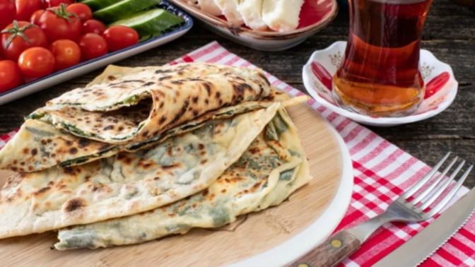 🥟 Gözleme mi, 🍚 Şehriye Pilavı mı? Sofranın Gözdesi Sizce Hangisi 😋✨?