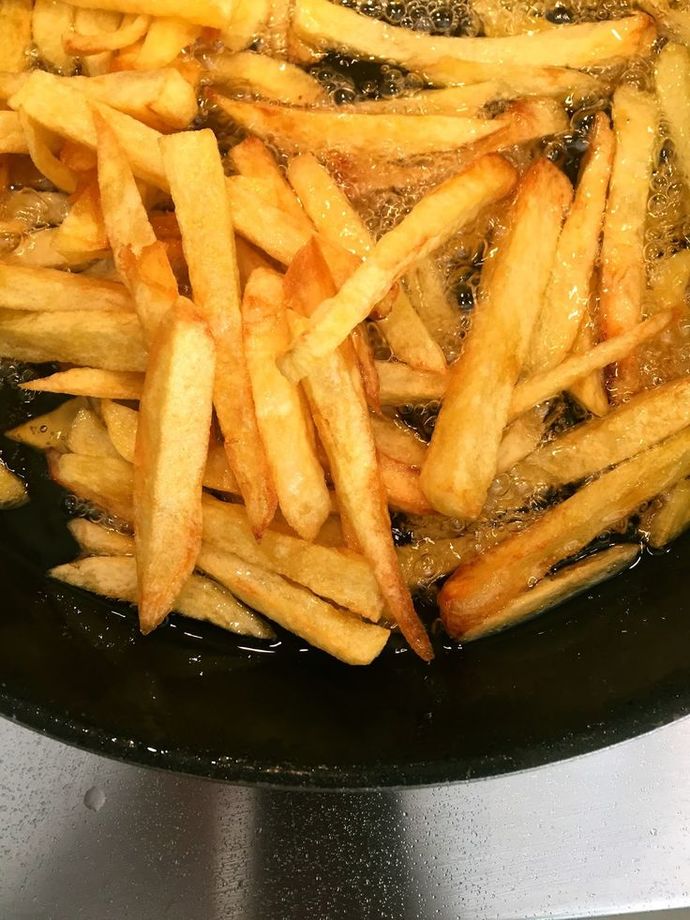 Hazır donuk patates mi, evde elde doğranmış patates mi tercih edersin?