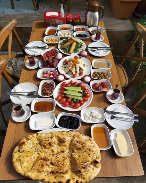 Serpme kahvaltı sever misiniz?