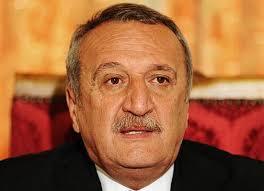 3 yıllık ilişkim var fakat annem onaylamıyor ve inşallah evlenemezsiniz dedi daha iyi birisi olsun dedi?