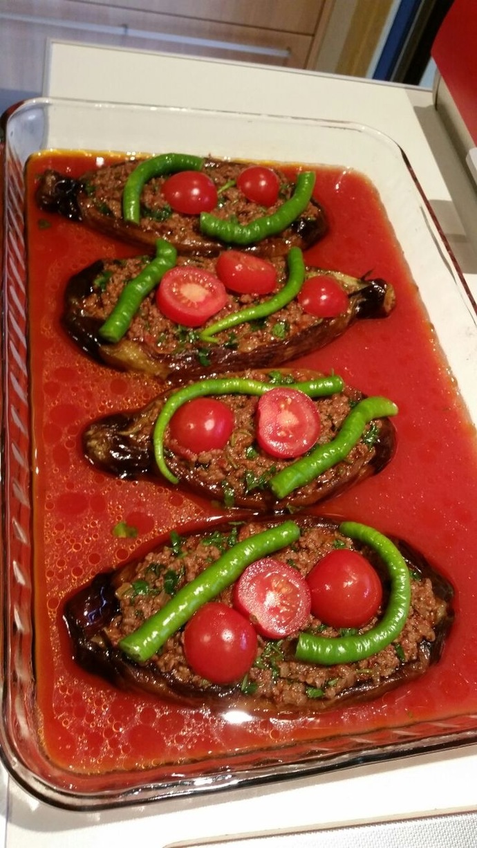 Toplumda çok sevilen ama sizin sevmediğiniz yemek var mı?
