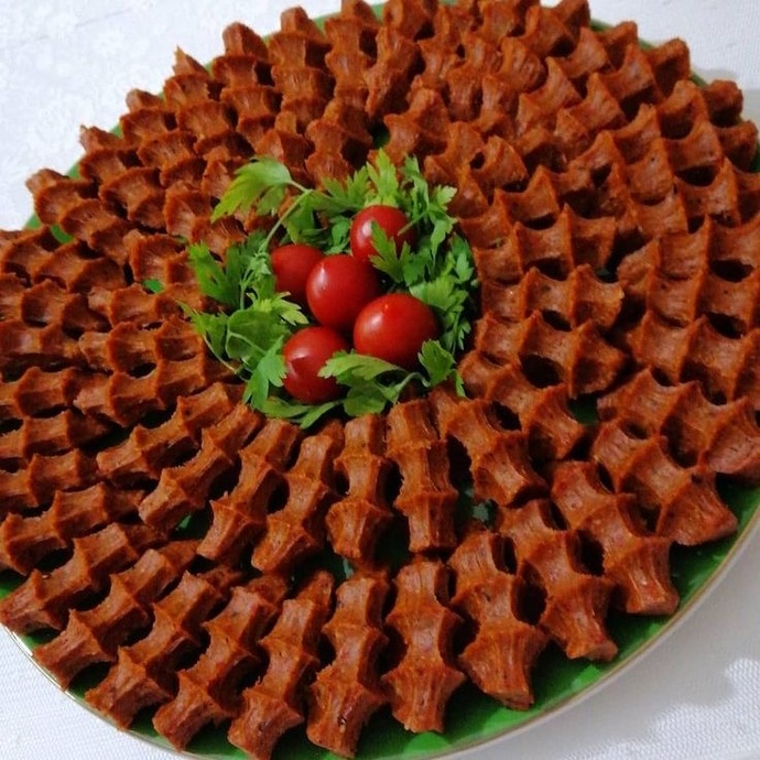 Toplumda çok sevilen ama sizin sevmediğiniz yemek var mı?
