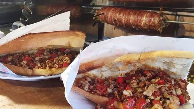 Tercihin hangisi: Kokoreç mi, döner mi?