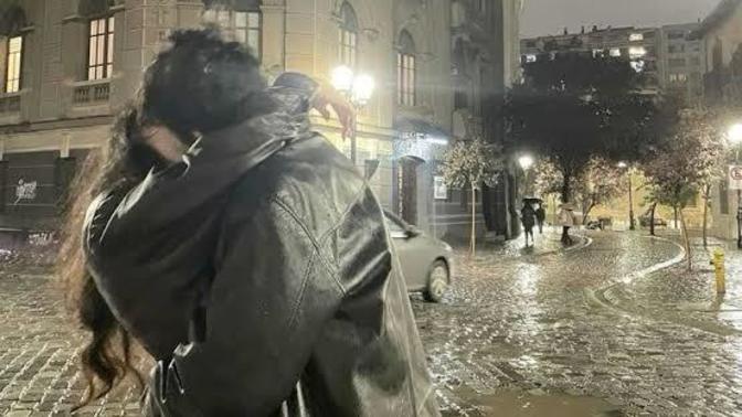 İnsanların içinde sevgilinizi/eşinizi öper misiniz?
