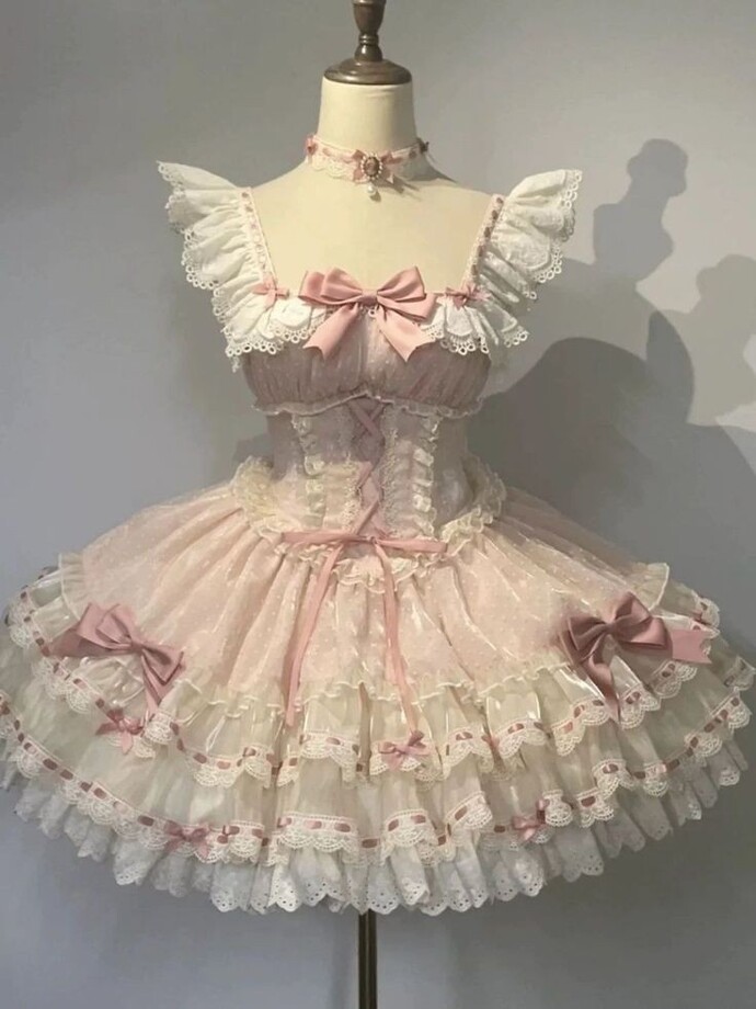 Lolita kıyafetler sizce nasıl?