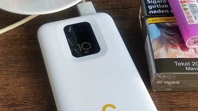 Galatasaray amblemli dijital göstergeli power bank' ım nasıl ama ❤️💛 ?