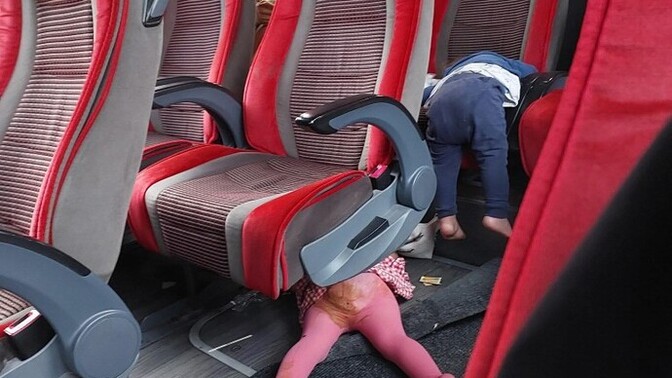 Bir yolcu otobüsünde böyle bir manzaraya rastlarsanız şok olur musunuz?