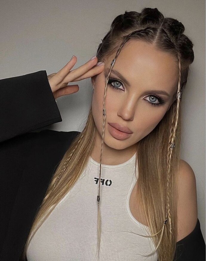 Yazın lip gloss mu tercih edersiniz ruj mu?