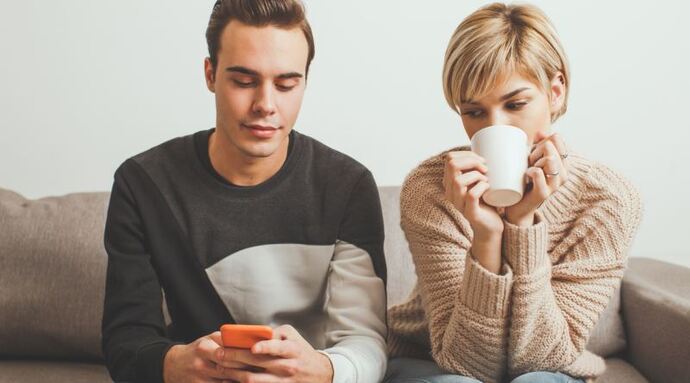 Sevgilinizin telefonunu karıştıracak olsanız, ilk neye bakarsınız?