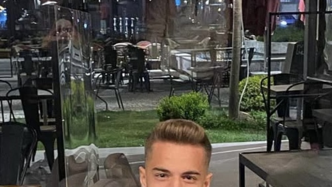 Sarışın erkek sevilmez mi ya?