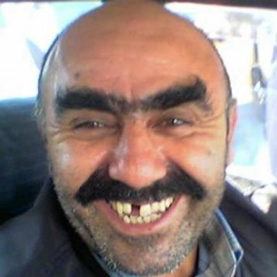 Yaw Herkes Yemeğinden saç çıksa yer misin? diye Sormuş herkes de ben yerim demiş. Ya bıyık Kılı Çıksa?