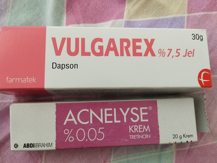 Cildiye doktoru bu iki kremi verdi ama kullandığımdan beri cildim daha da bozulmuş gibi gelyo daha önce kullanan var mı biliyomsnz?