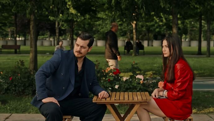 Sevgilinizin sizi eski sevgilisiyle kıyasladığını fark etseniz, ayrılır mısınız?