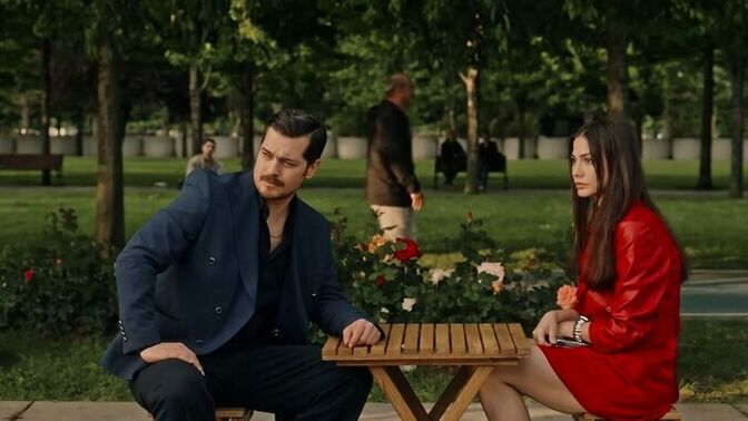 Sevgilinizin sizi eski sevgilisiyle kıyasladığını fark etseniz, ayrılır mısınız?