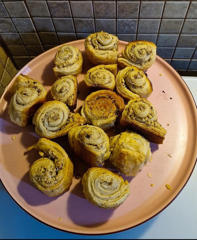 Tatlıyı daha çok kahve yanında mı tercih edersin, yoksa çayın mı?