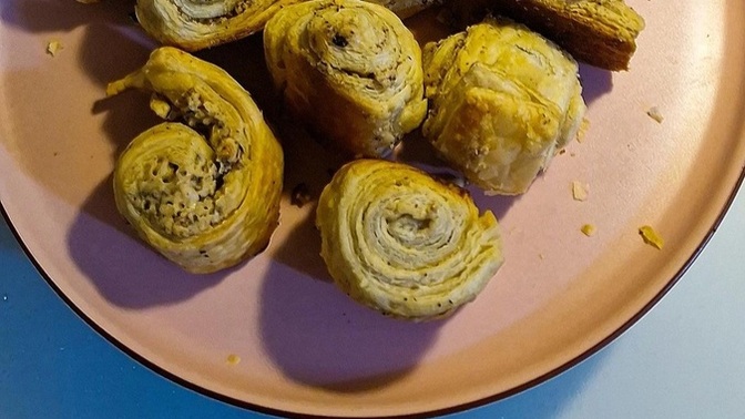 Tatlıyı daha çok kahve yanında mı tercih edersin, yoksa çayın mı?