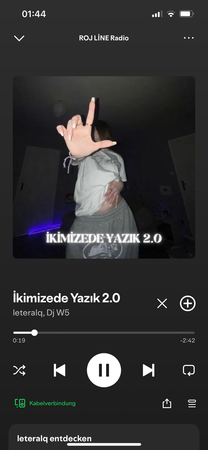 Selamss canlarım bir şarkı sözü bırakabilir misiniz?