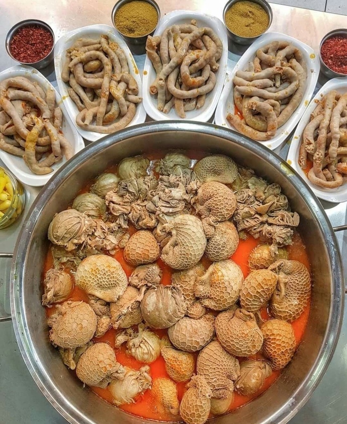 Acıksanız yer misiniz?