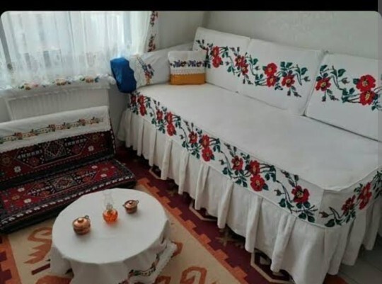 Yazın evime divan kursam köylü damgası yer miyim?