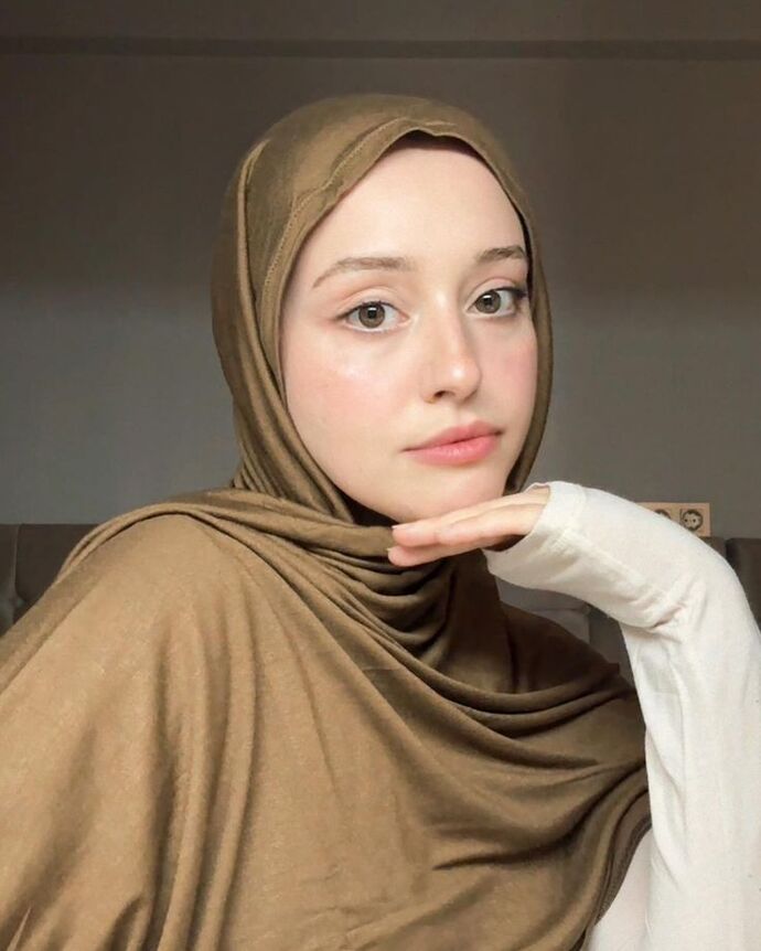 Fotoğraftaki ben değilim.