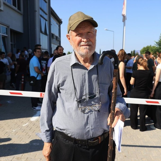 İki üniversite mezunu 81 yaşındaki Şevki Kılıç, 8. kez üniversite sınavına girdi. Belli bir yaştan sonra sınava girmek doğru mu?