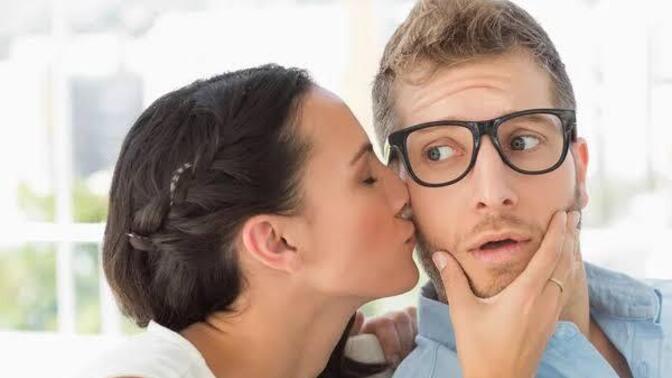 Bi yanaktan , bi dudaktan, bi gıdıktan öpmek istediğiniz biri var mi 😀?