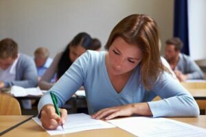 Kpssye girmistim en son 78 puan almıştım. Matematik çalışmadım. Çalışsam öperim de kim uğraşacak ya xvdvdb