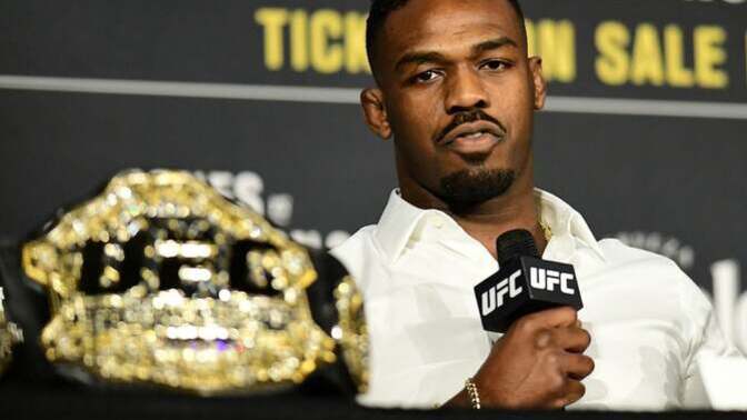 Jon Jones ringlere veda ederek kariyerini sonlandırdığını açıkladı! Bu karar UFC de neyi değiştirir?