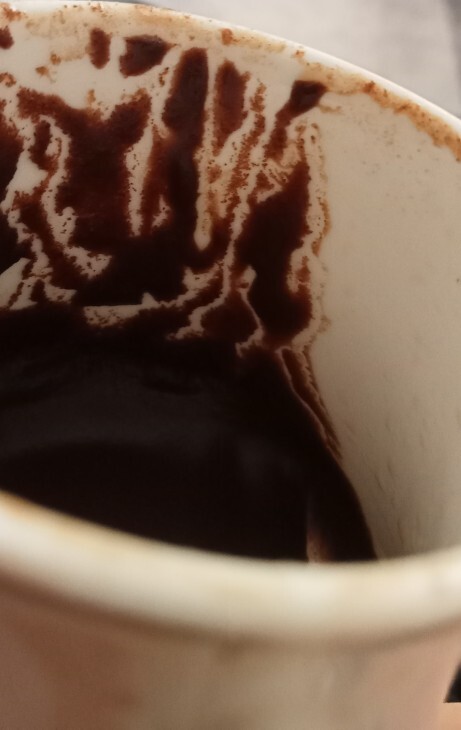 Falıma bakacak olan var mı ama dalga geçmeyin?
