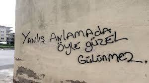 Bir duvar yazısı yazacak olsanız ne yazarsınız?