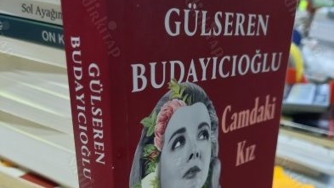 Camdaki Kız'ın sana bir şey söylemesi için 1-352 arası sayfa seçer misin? Acaba ne söyleyecek?