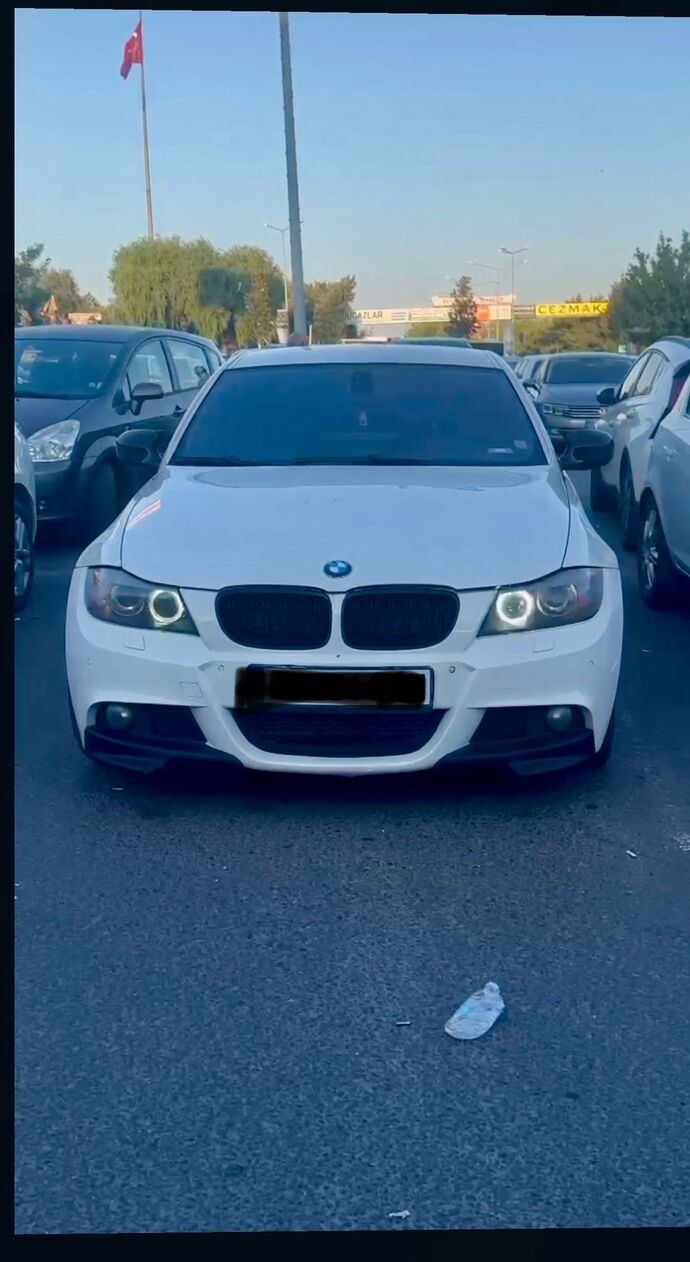 Bu arabanın marka modeli ne?
