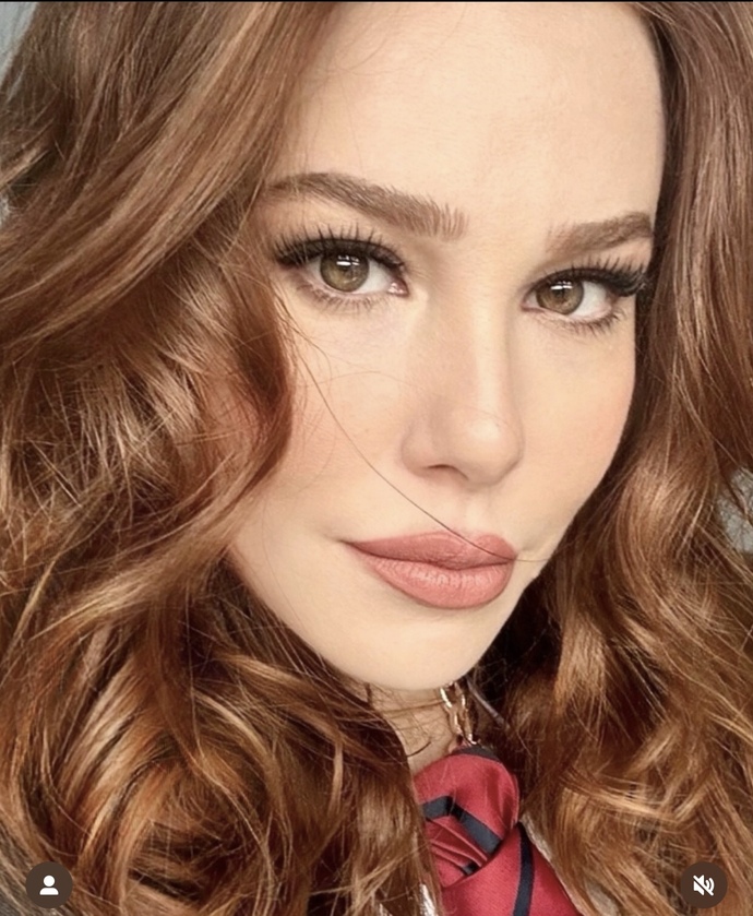 Elçin Sangu 40 yaşında gösteriyor mu?