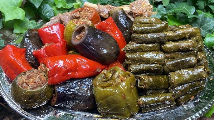 Sarma dolma yapmayı hayatta ki büyük başarılardan birisi olarak gören kızlar ciddi mi?