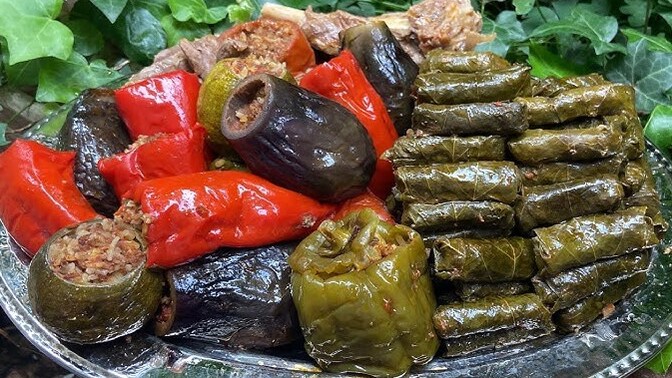 Sarma dolma yapmayı hayatta ki büyük başarılardan birisi olarak gören kızlar ciddi mi?