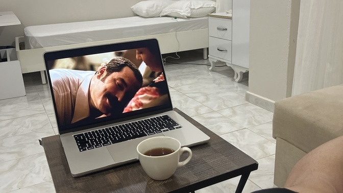 Film izlerken yanlız kalmaya özen gösterir misiniz?